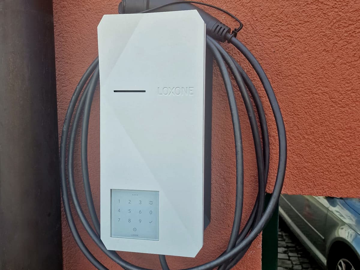 Electric car charging station